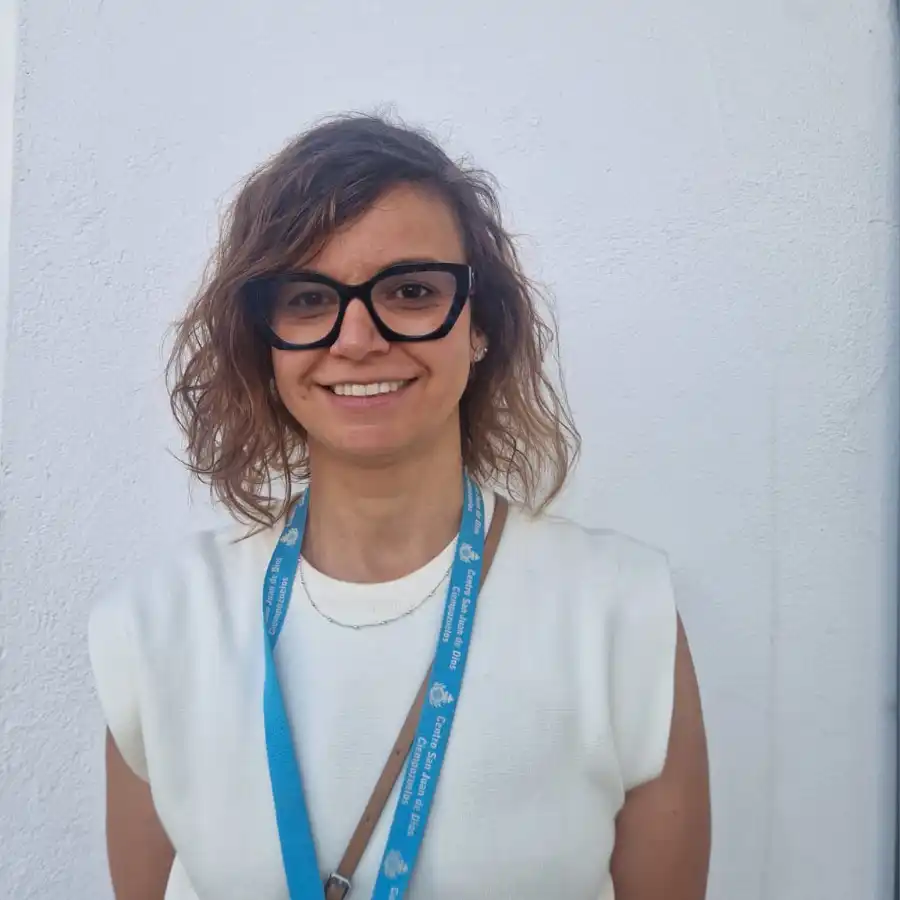 Dña. Begoña Fernández González